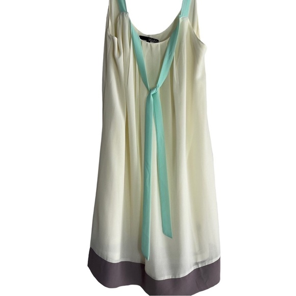 🌺LULU’s Ivory Cream / Mint Green Classy Flounce Dress Size Medium — GORGEOUS!!!🌺 - Picture 1 of 6